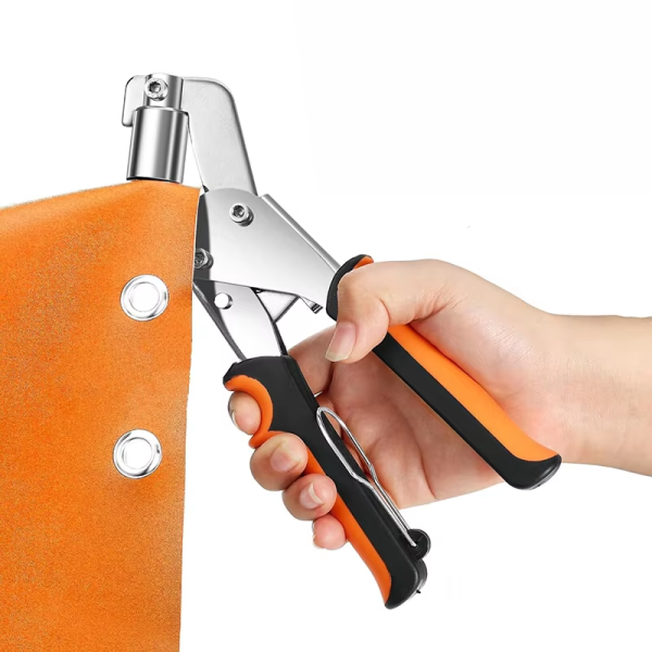 Oeillet et pince perforatrice - image description_1 - Pince Master